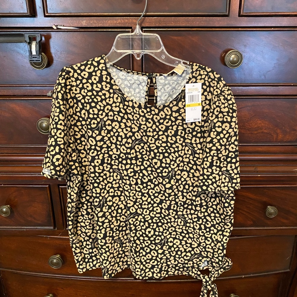 Michael Kors Tie Front Short Sleeve Blouse in Tan and Cream